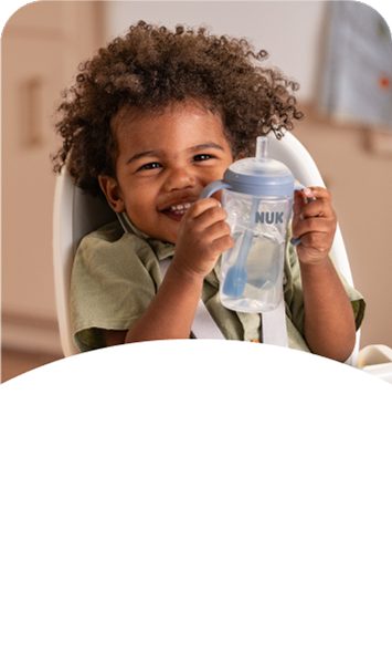 [Translate to Polish (Reborn) nuk.pl:] Baby with Learner Straw