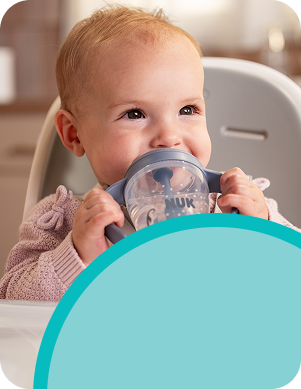 [Translate to Polish (Reborn) nuk.pl:] Baby with Learner Straw
