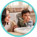 [Translate to Polish (Reborn) nuk.pl:] Mother with Baby and straw bottle