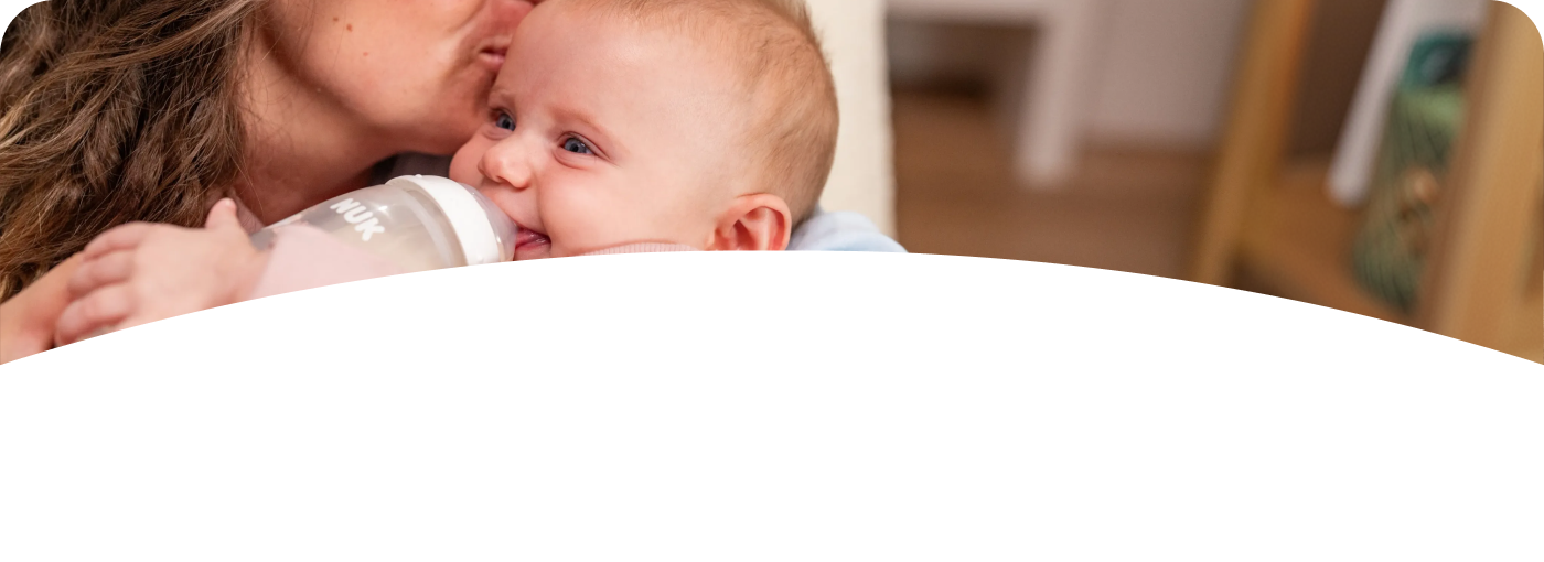 [Translate to Polish (Reborn) nuk.pl:] Baby with Babybottle