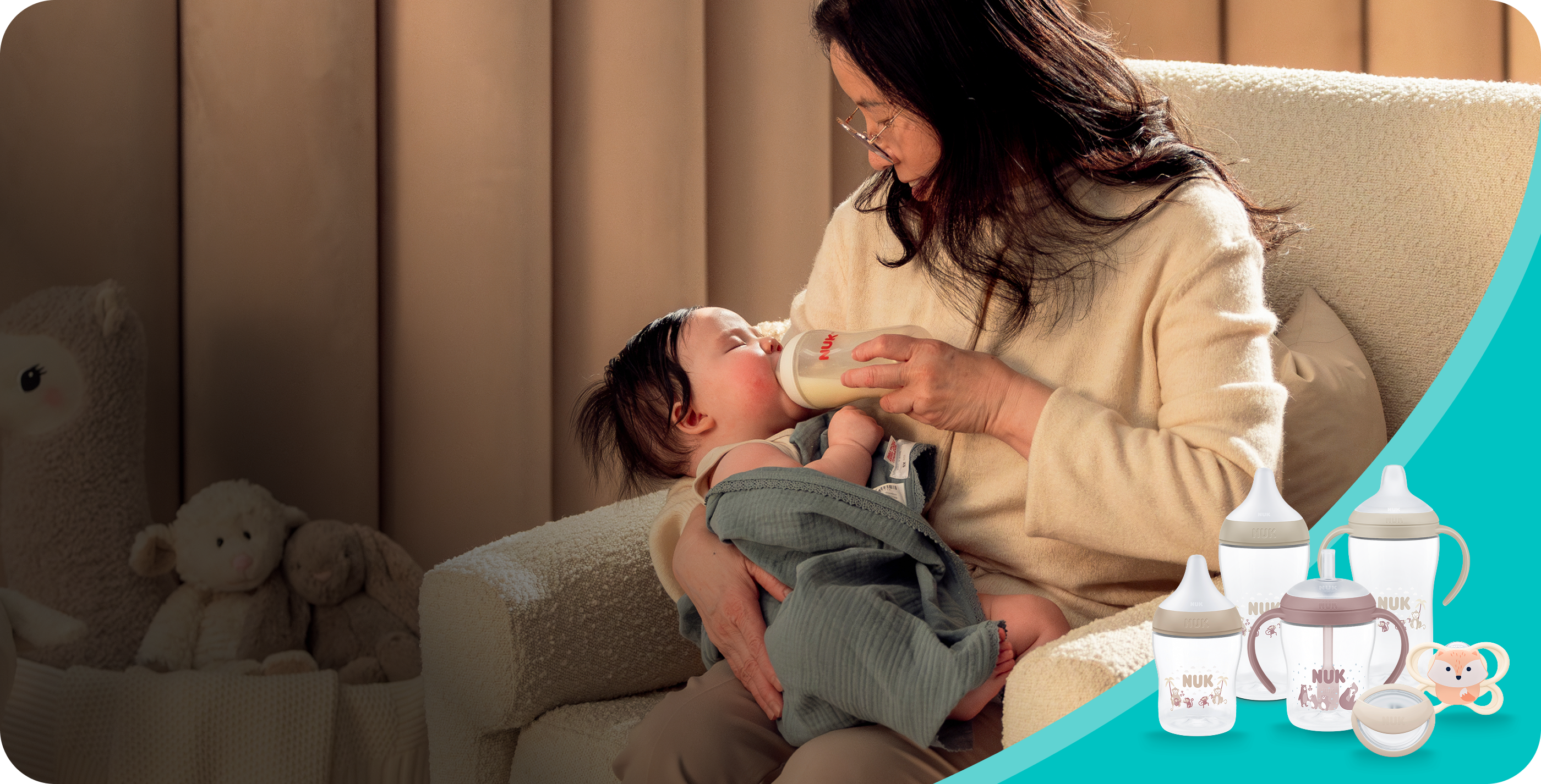 [Translate to Polish (Reborn) nuk.pl:] Mother with Baby and soother