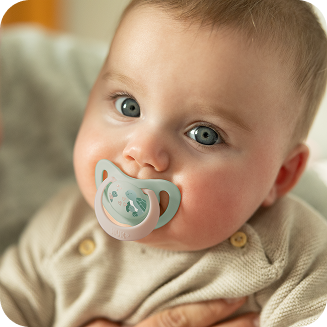 [Translate to Polish (Reborn) nuk.pl:] Baby with soother